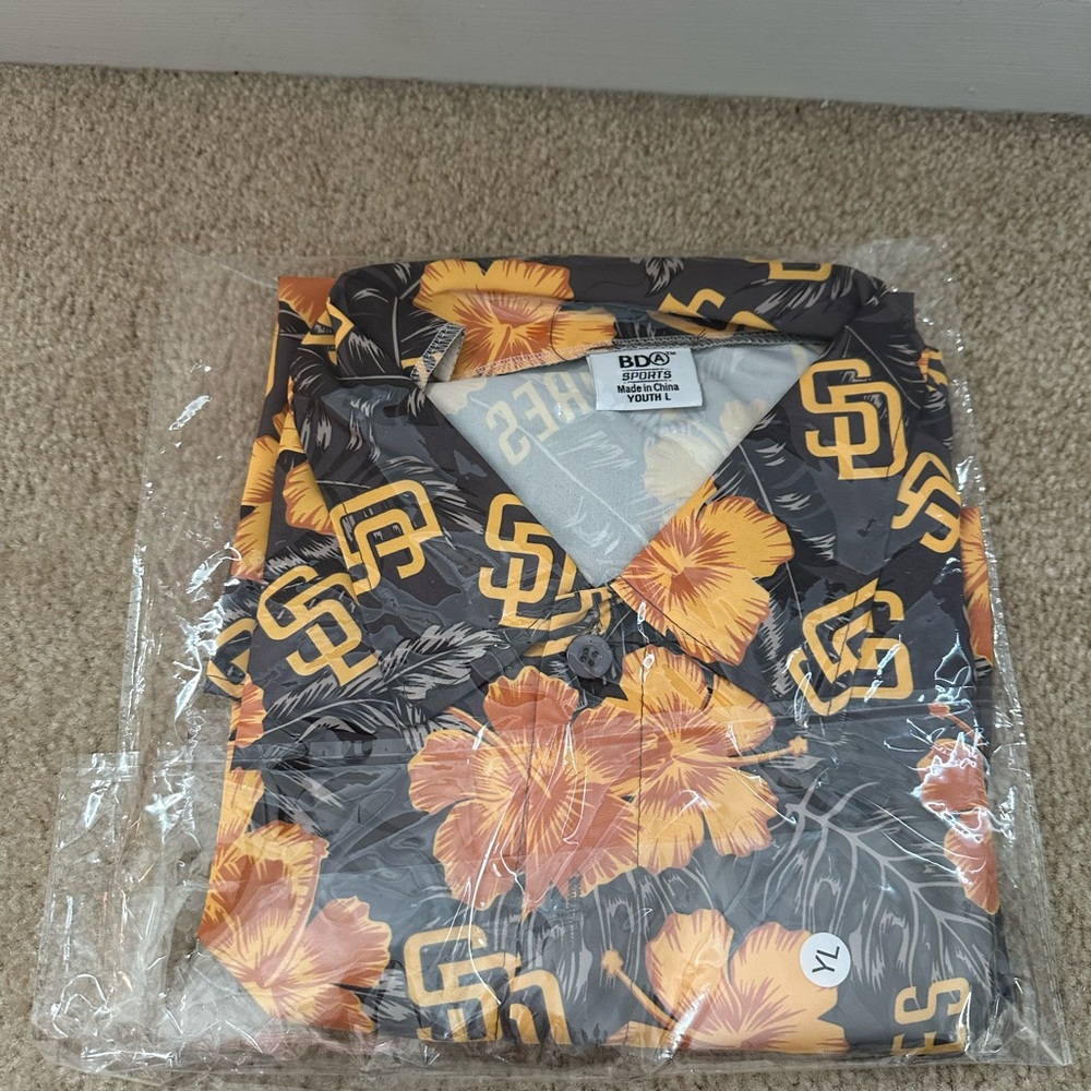 NEW San Diego Padres Youth Large Black and Orange Button-up Hawaiian Shirt